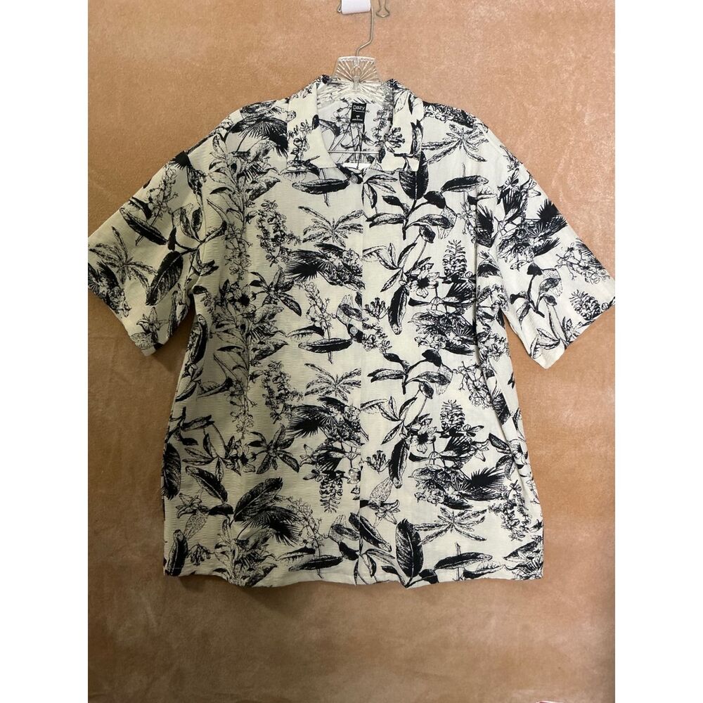 Dazy Women's Floral Print Button Down Short Sleeve Shirt Top - Size L